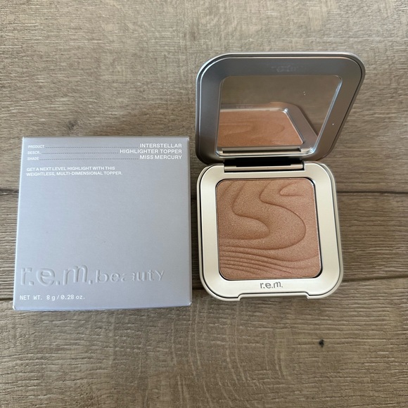r.e.m. beauty Makeup Rem Beauty Intersteller Highlighter Topper